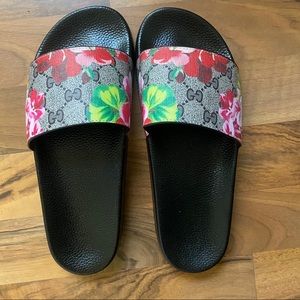 New floral slides size 8